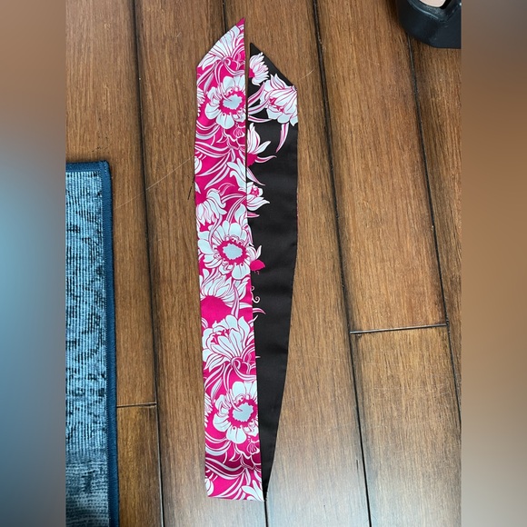 Valentino Twilly Scarf - Picture 8 of 9